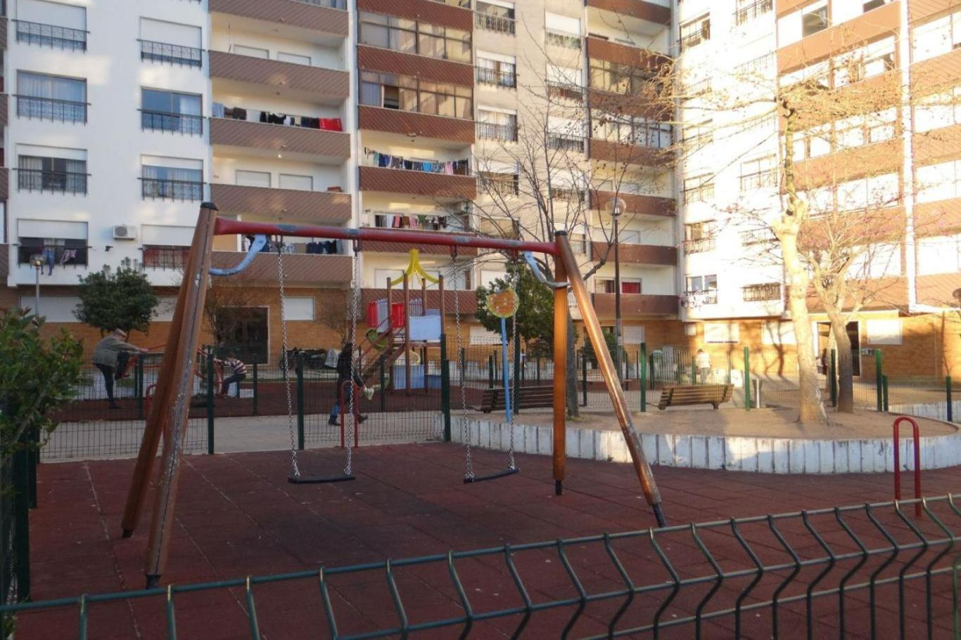 Be Local - Apartment With 2 Bedrooms In Infantado In لوريس المظهر الخارجي الصورة