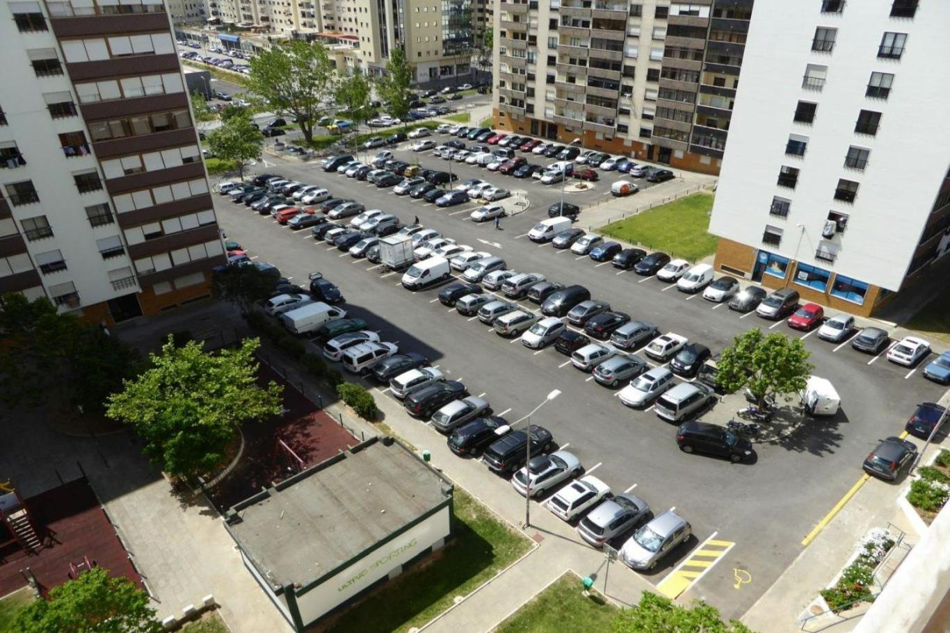 Be Local - Apartment With 2 Bedrooms In Infantado In لوريس المظهر الخارجي الصورة